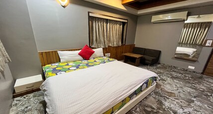 Hotel Om Balaji Room Type - Super Deluxe AC