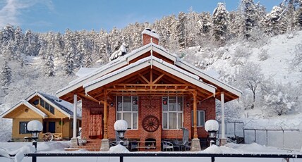 StayVista at Suroor W/ Central Heating - Tangmarg Room Type - StayVista at Suroor W/ Central Heating - Tangmarg