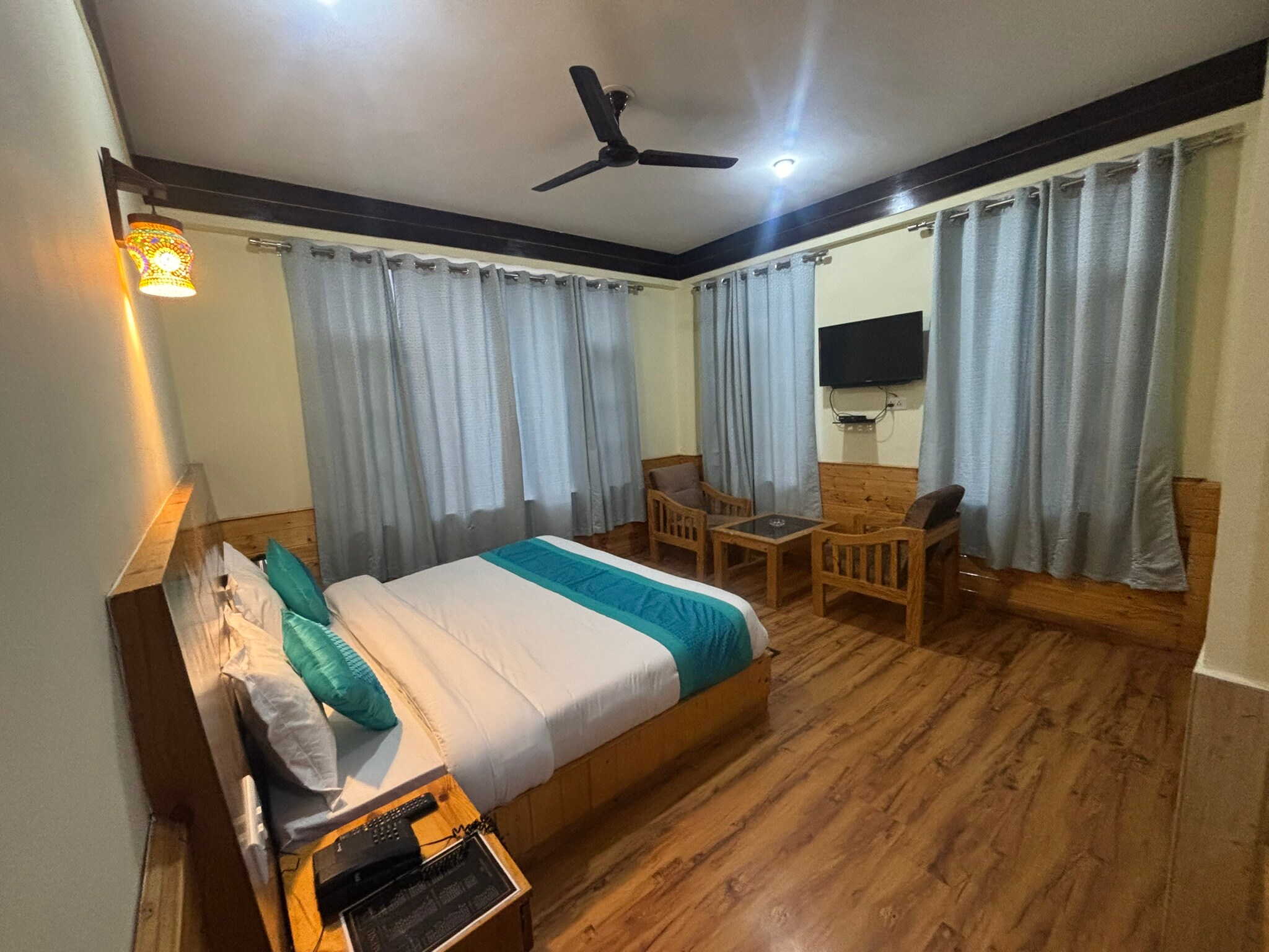 Rohtang Chalet Manali - Tap to explore photos