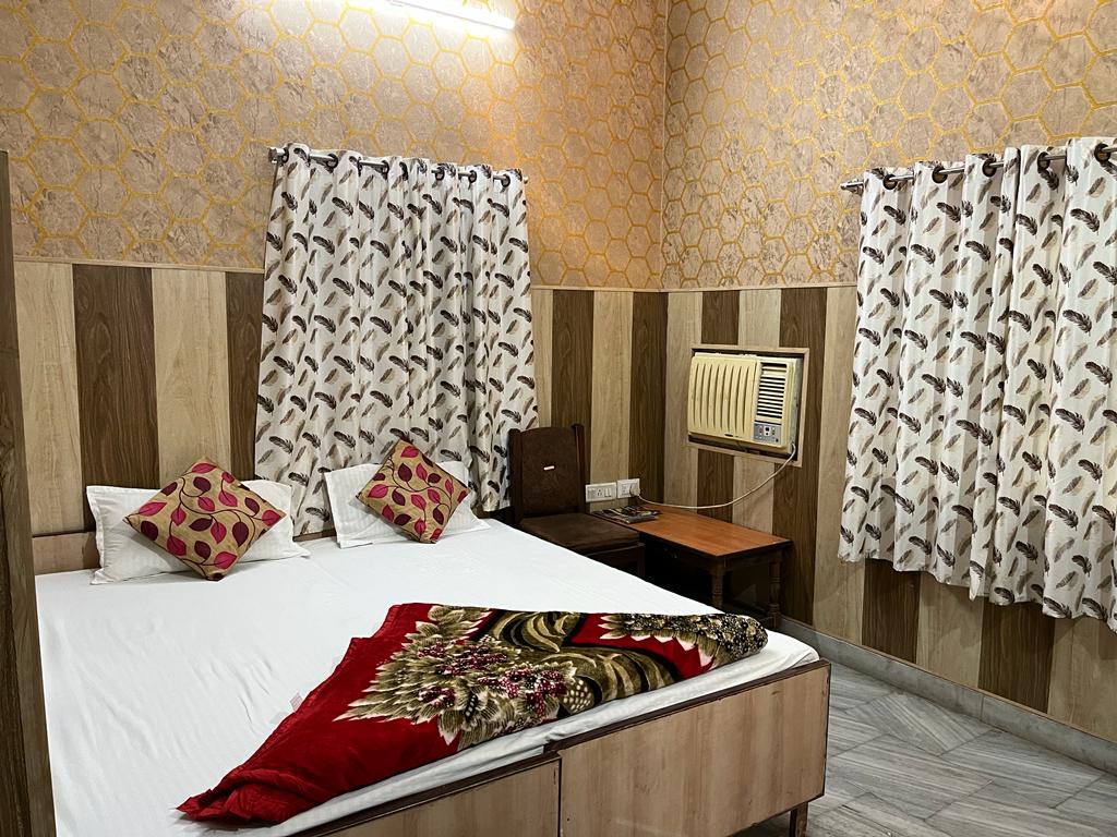 HOTEL NEW BASANT - Tap to explore photos