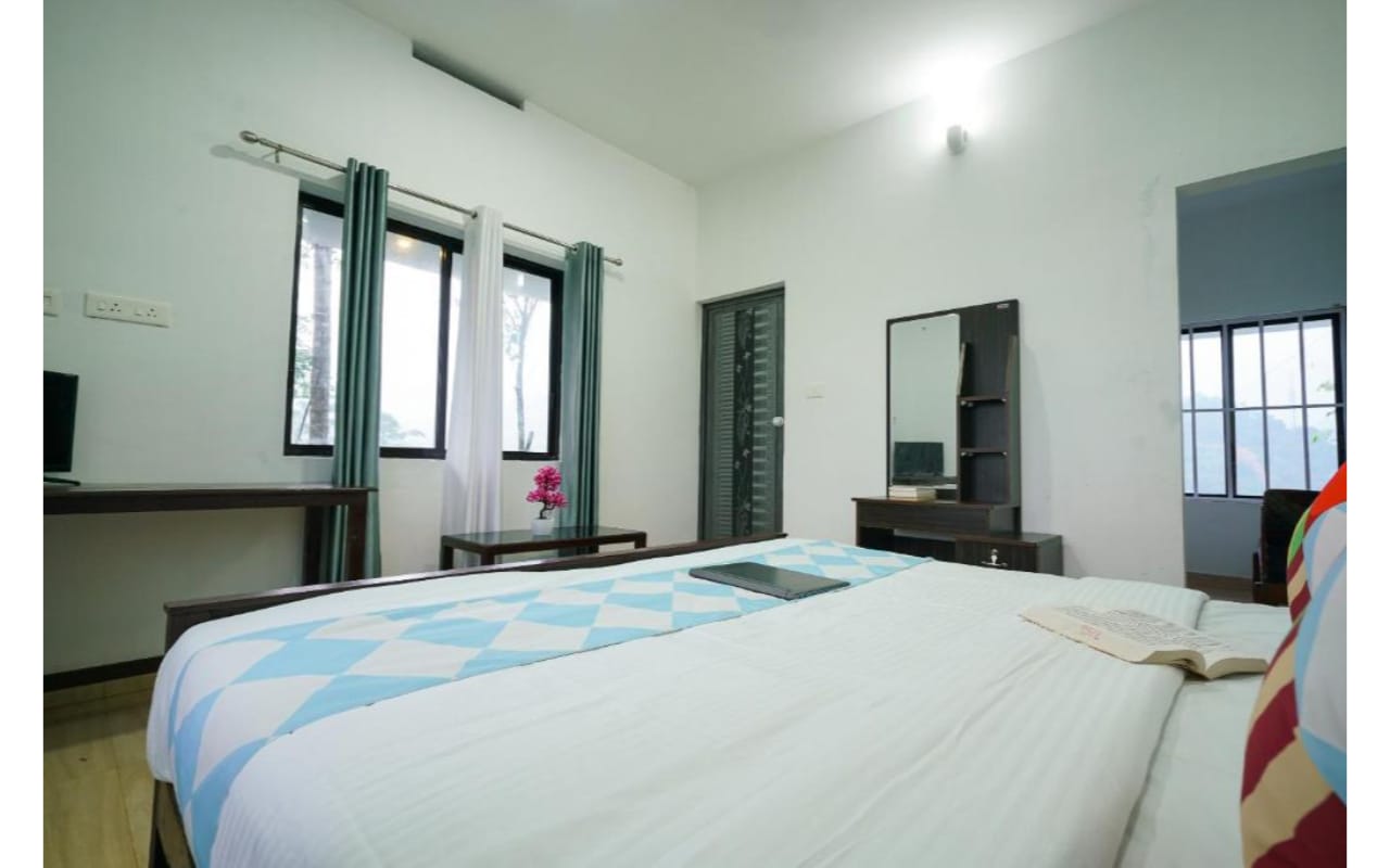 Thejas Homestay - Tap to explore photos