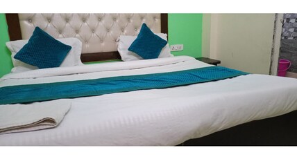 Hotel Royal Galaxy, Sector 62 Room Type - Deluxe Room