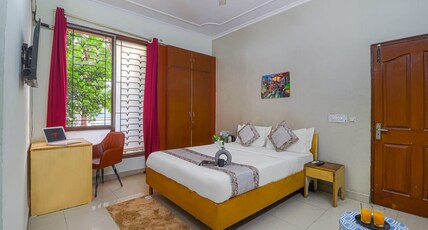 Hotel AP International Near Medanta Hospital Room Type - Deluxe Room