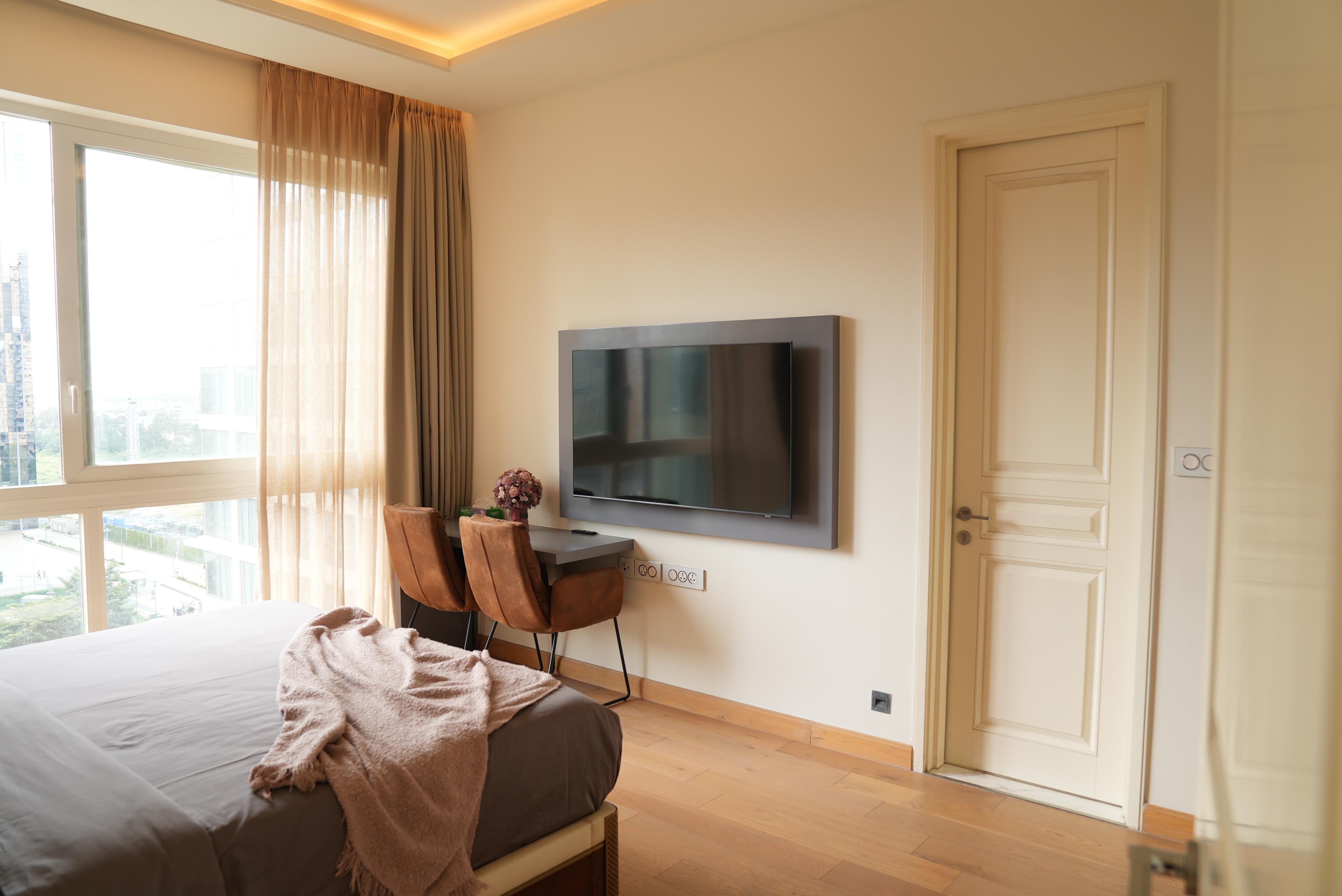 Fly Lounge - Apartment Rental - Tap to explore photos