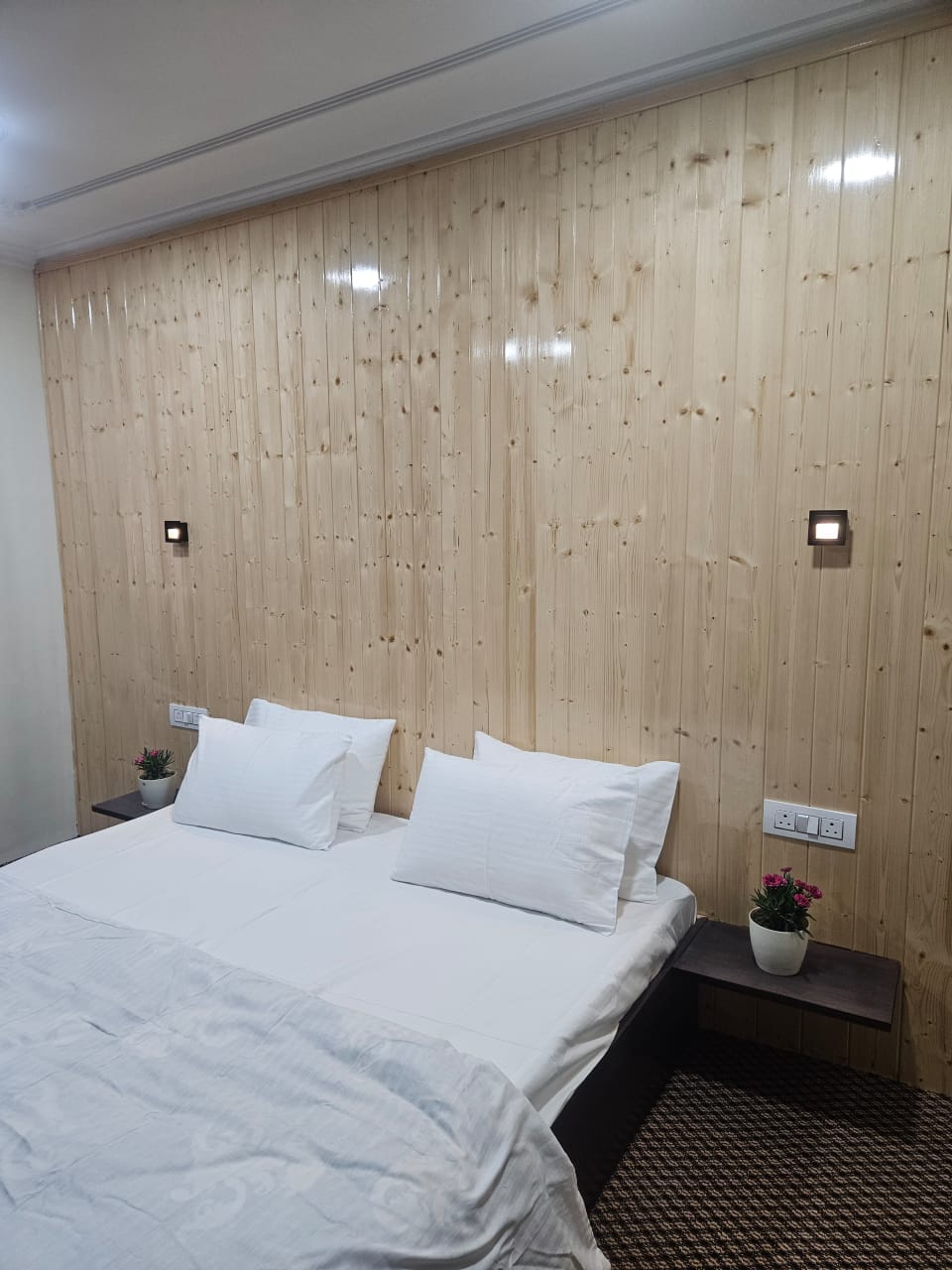 Grand Avenue 115 Homestay - Tap to explore photos