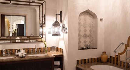 Jumeirah Al Qasr Room Type - Arabian Club Room Jumeirah Al Qasr Room Type - Arabian Club Room