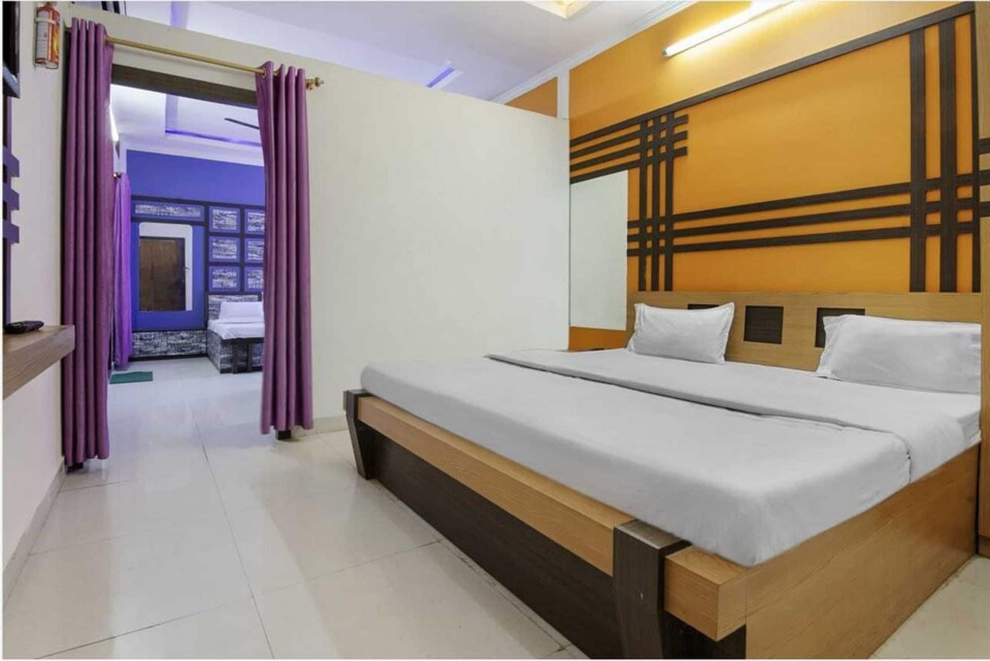 Hotel O Three Lamps Junction Vizianagaram - Tap to explore photos