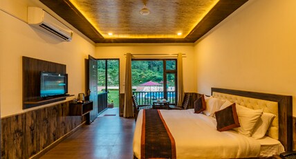 DLS MJ River Resort Room Type - Luxury Cottage Room with Balcony