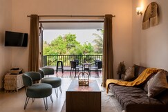 Coco Loco Boho 2BHK Pool Riviera Saphire