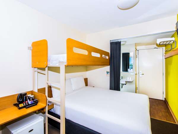 ibis budget Sydney Olympic Park - Tap to explore photos
