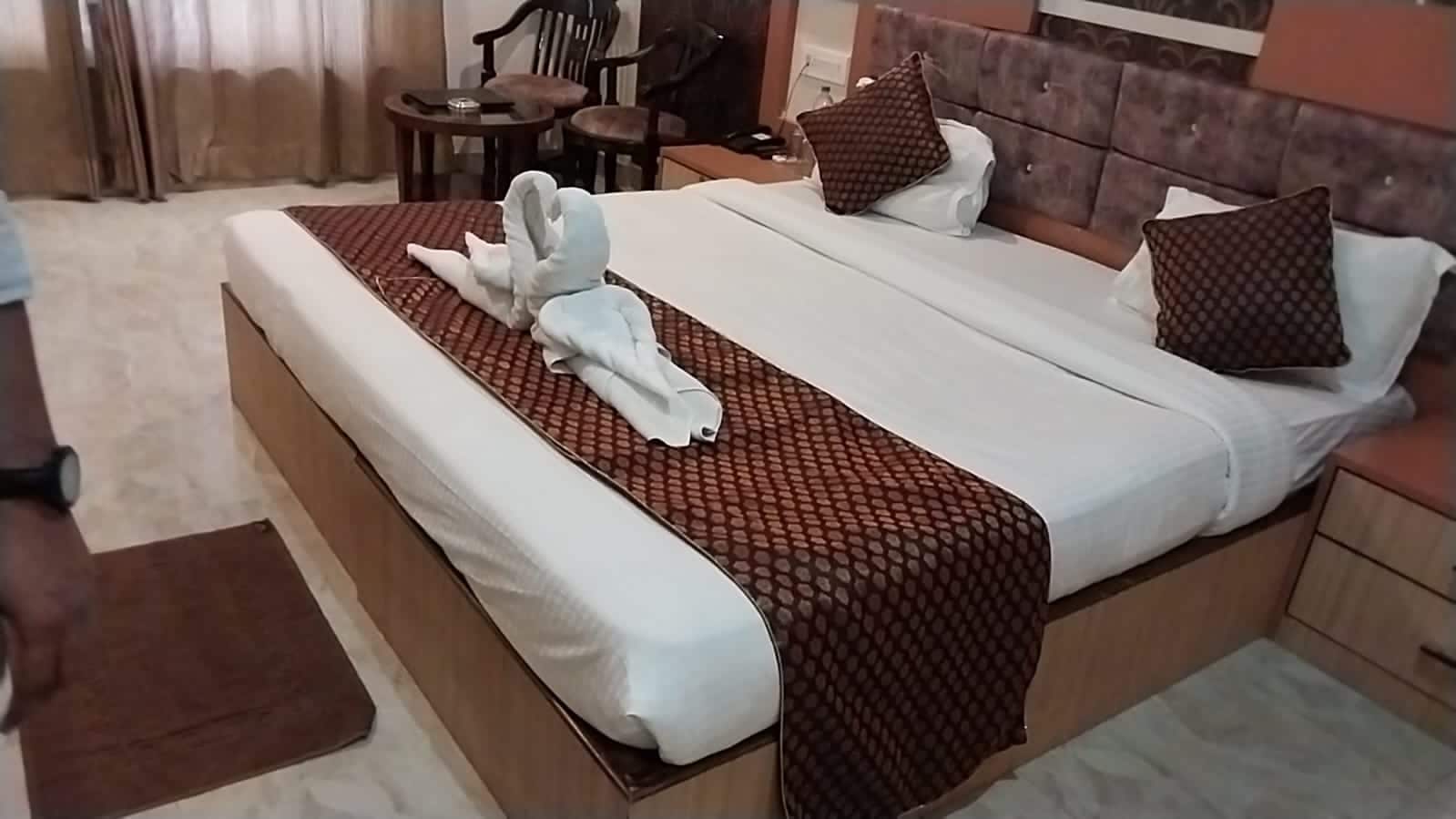 HOTEL BNS INTERNATIONAL - Tap to explore photos