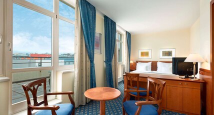 Ramada Prague City Centre Room Type - Business Room, 1 King Bed, Non Smoking