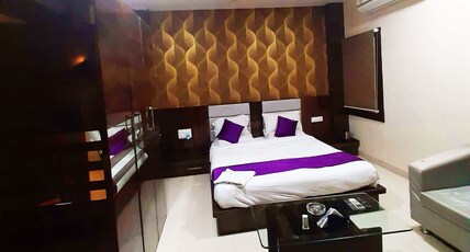 Shree Balaji Palace Hotel Room Type - Super AC Room