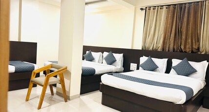 Hotel Krishna Sai Kutir Room Type - MAX Classic Family With Two Queen And One Single Bed (Non A.C)