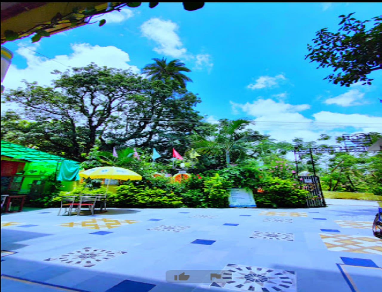 Shri Ganesh Hotel, 200 meters from nakki lake - Tap to explore photos