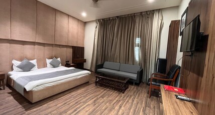 TP GARDEN AND HOTEL Room Type - Royal Executive