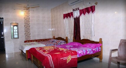 SRI RANGA RESIDENCY Room Type - FAMILY DELUX  ROOM(UPPER)