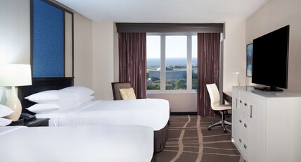 Hilton St. Petersburg Bayfront Room Type - 1 KING BED HIGH FLOOR