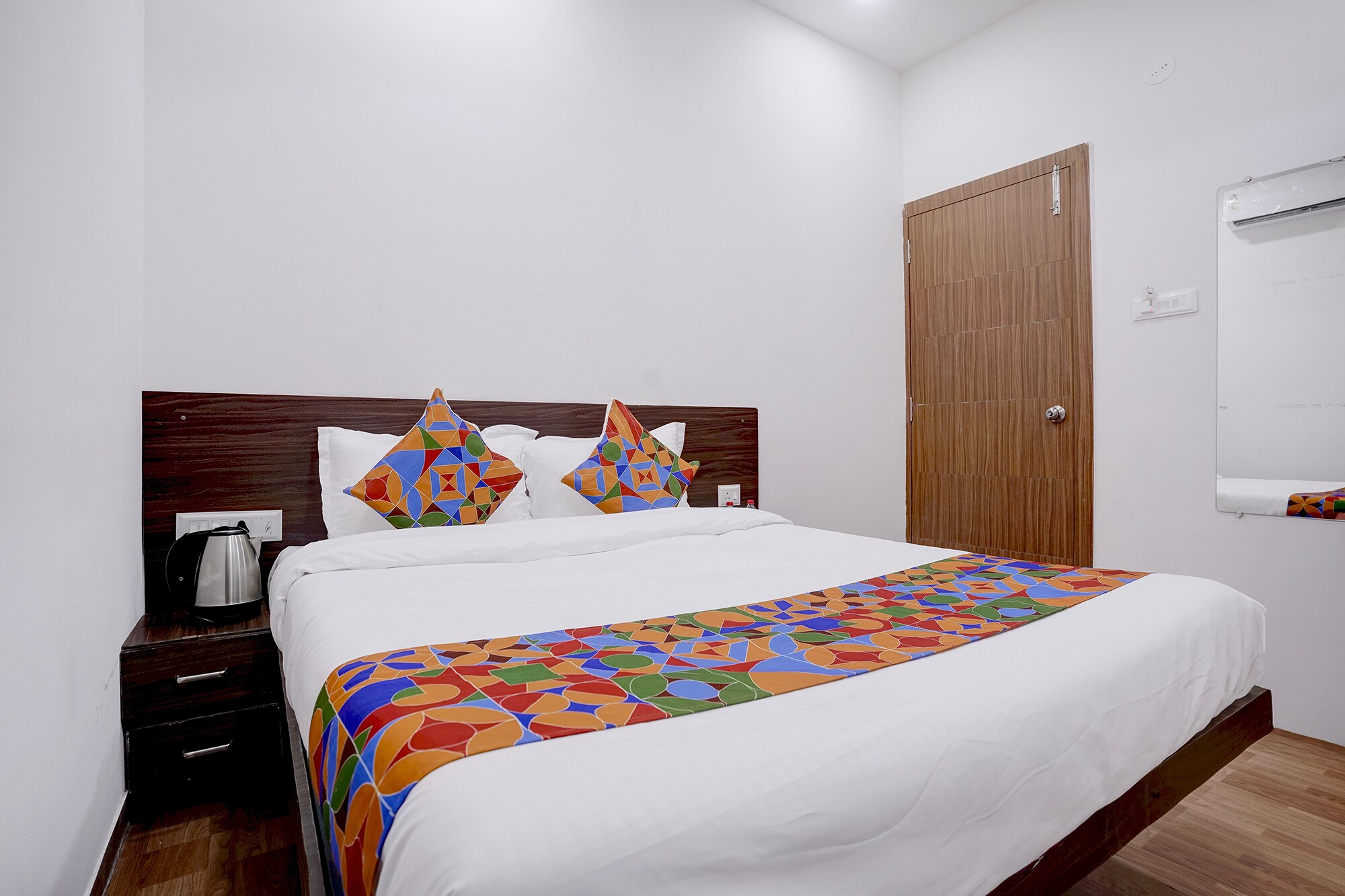 FabHotel Dwarka Inn - Tap to explore photos