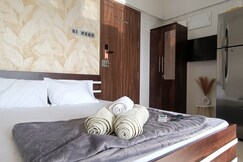 Studio Flat  Luxury  Balcony  AC  Near Airport