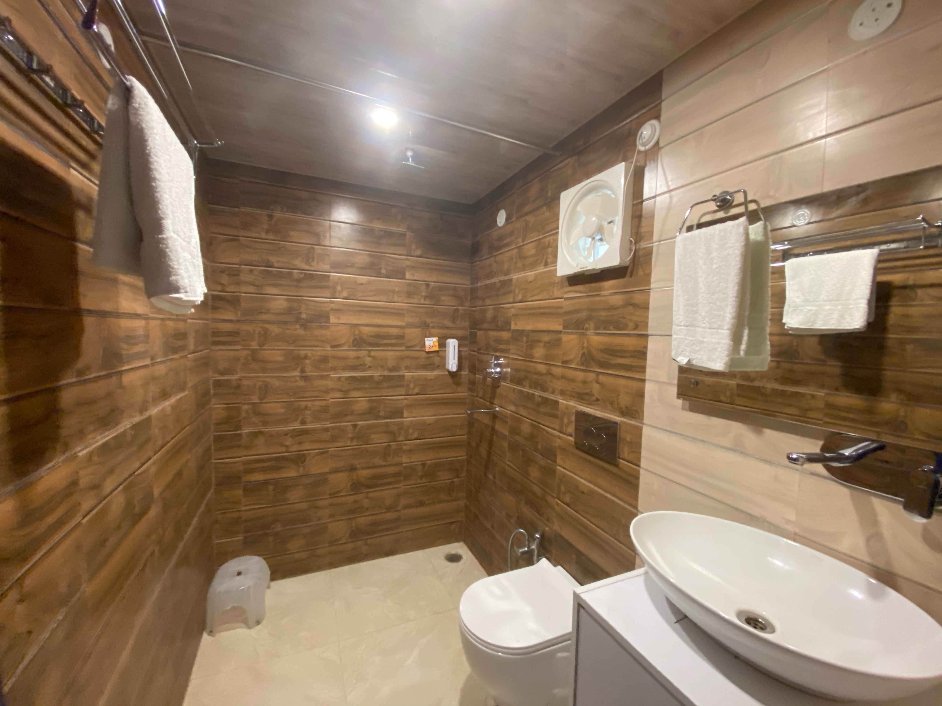 Mangotree Cottages - Tap to explore photos