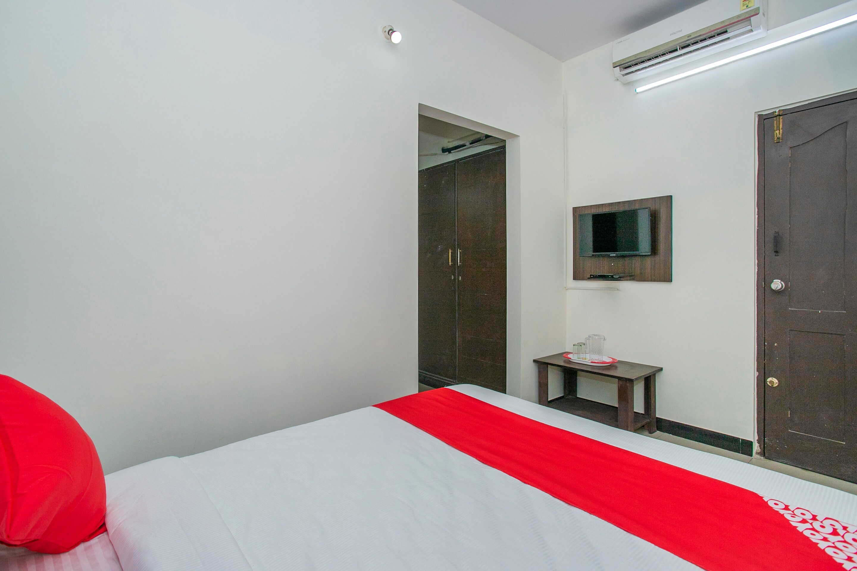 OYO 26817 GKS Residency - Tap to explore photos