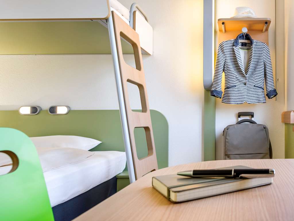 ibis budget Courbevoie Paris la Defense 1 - Tap to explore photos
