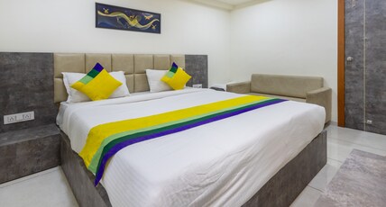 Itsy Hotels Signature, Nehru Nagar Room Type - Economy Room