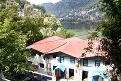 Manu Maharani Regency By Royal Collection Hotels