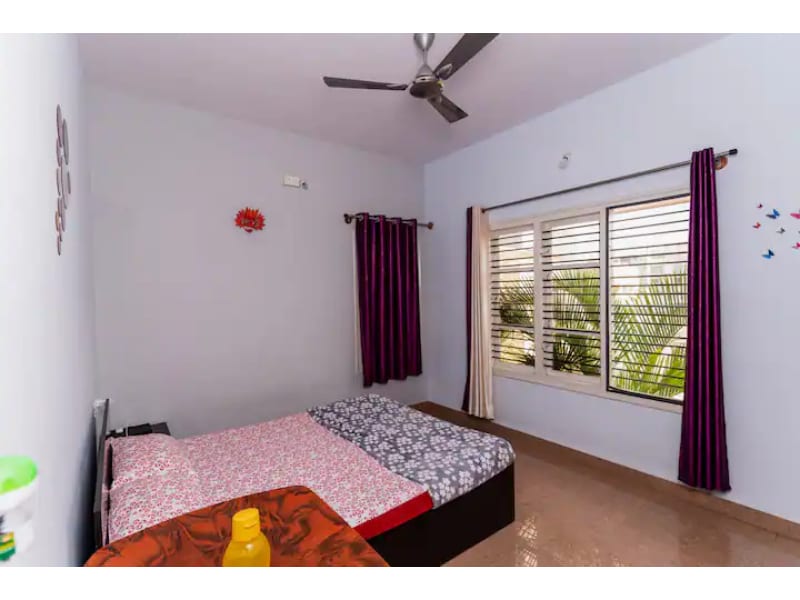 Private Bed and Bath In A Shared Flat Story Stay - Tap to explore photos