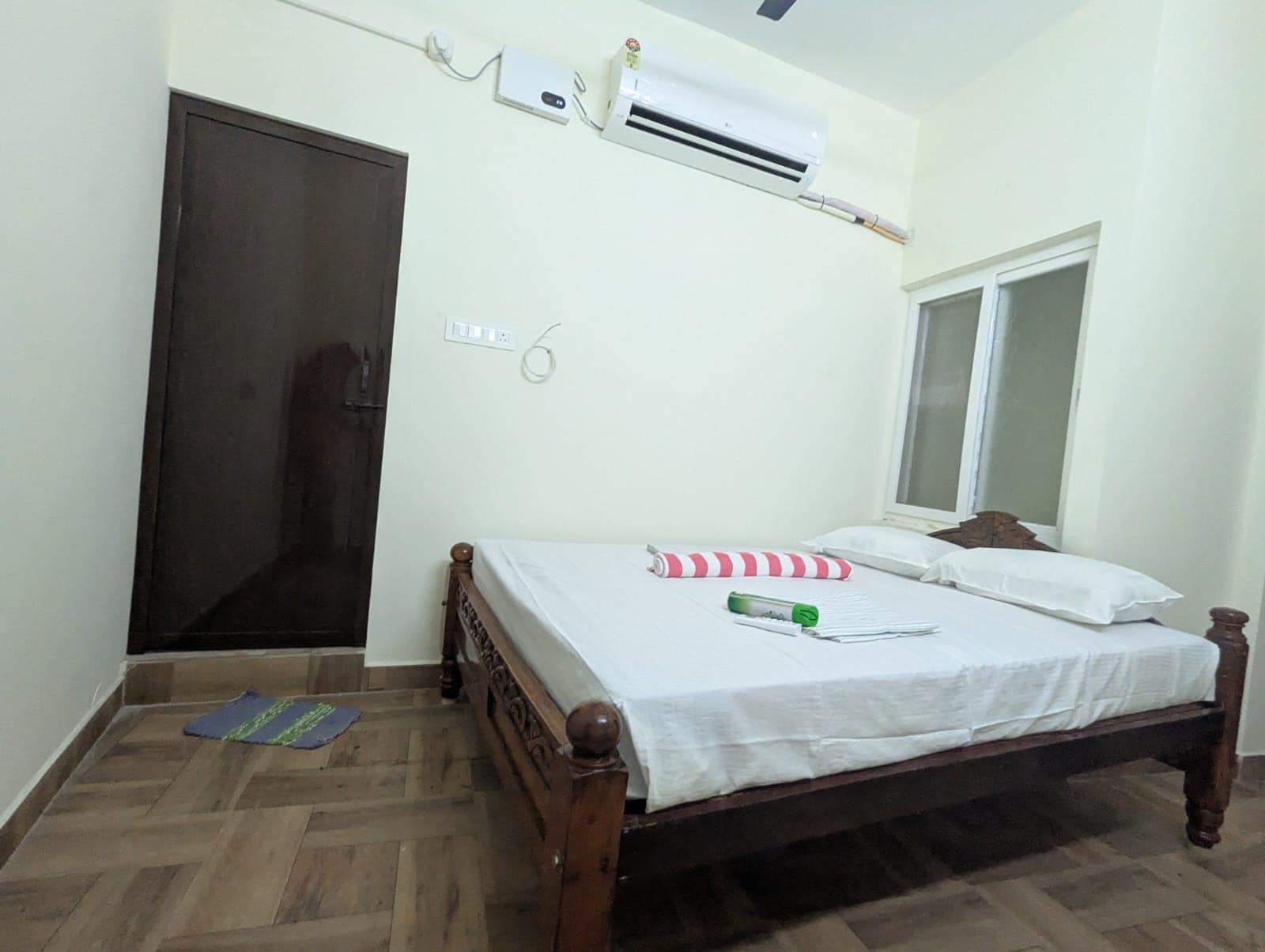 Raha Rooms - Tap to explore photos