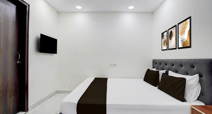 Hotel O 7th Sky Room Type - Classic