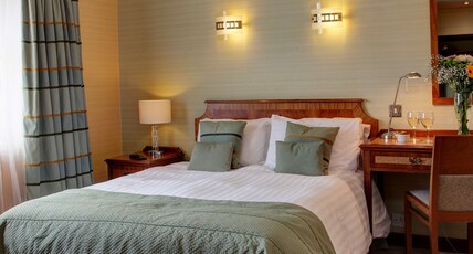 Best Western Aberavon Beach Hotel Room Type - 1 Queen Bed, Non-Smoking, Standard Room