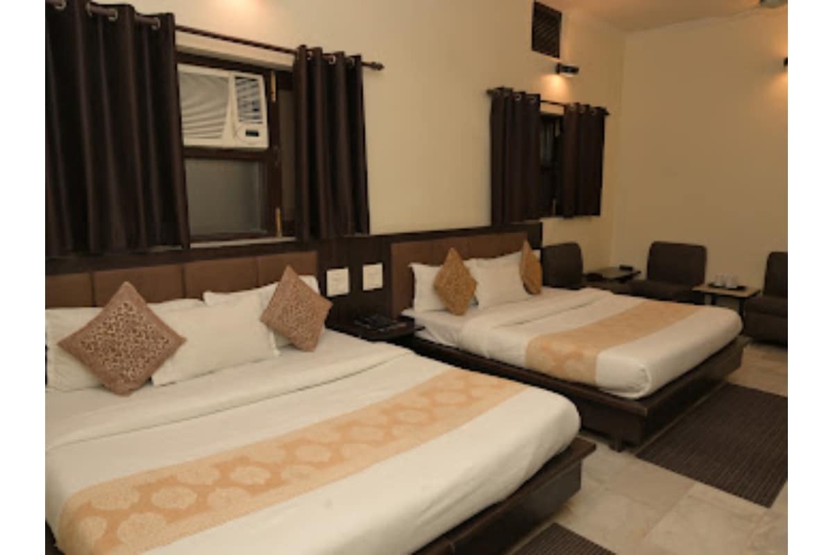 Hotel Sunder Palace - Tap to explore photos