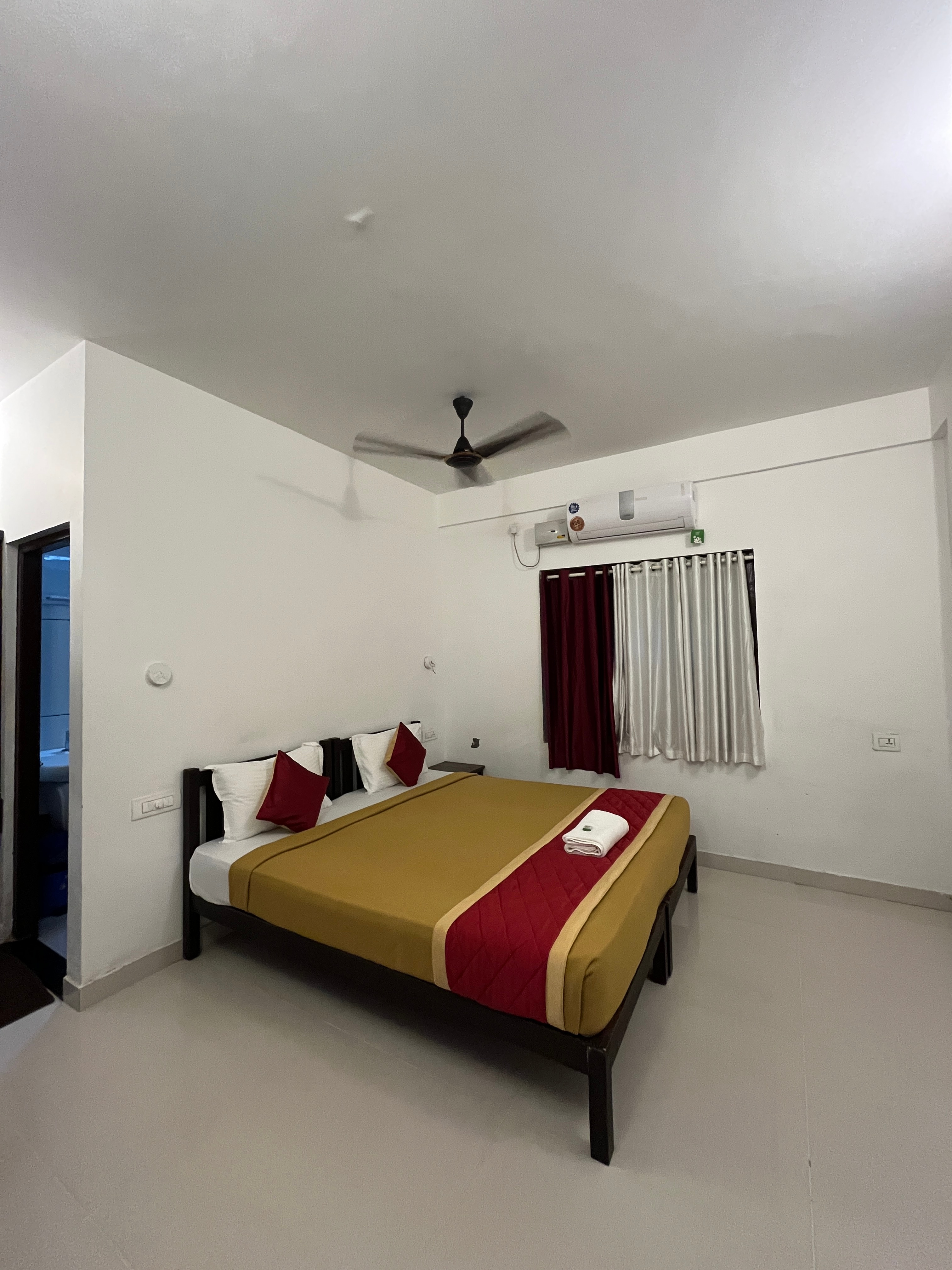 Relax Inn, Cherai - Tap to explore photos