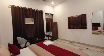 Maira Retreat Room Type - Deluxe King Bed Room