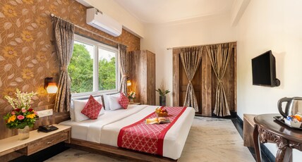 Hotel Castle Inn by Castle Hotels Room Type - SUPER DELUXE ROOM