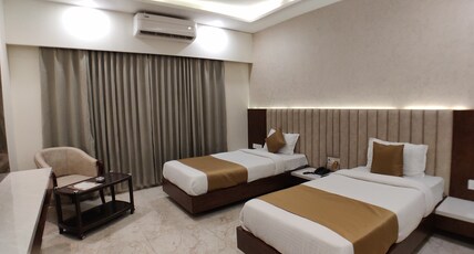 Hotel Yuvraj Palace Room Type - Super Deluxe Room