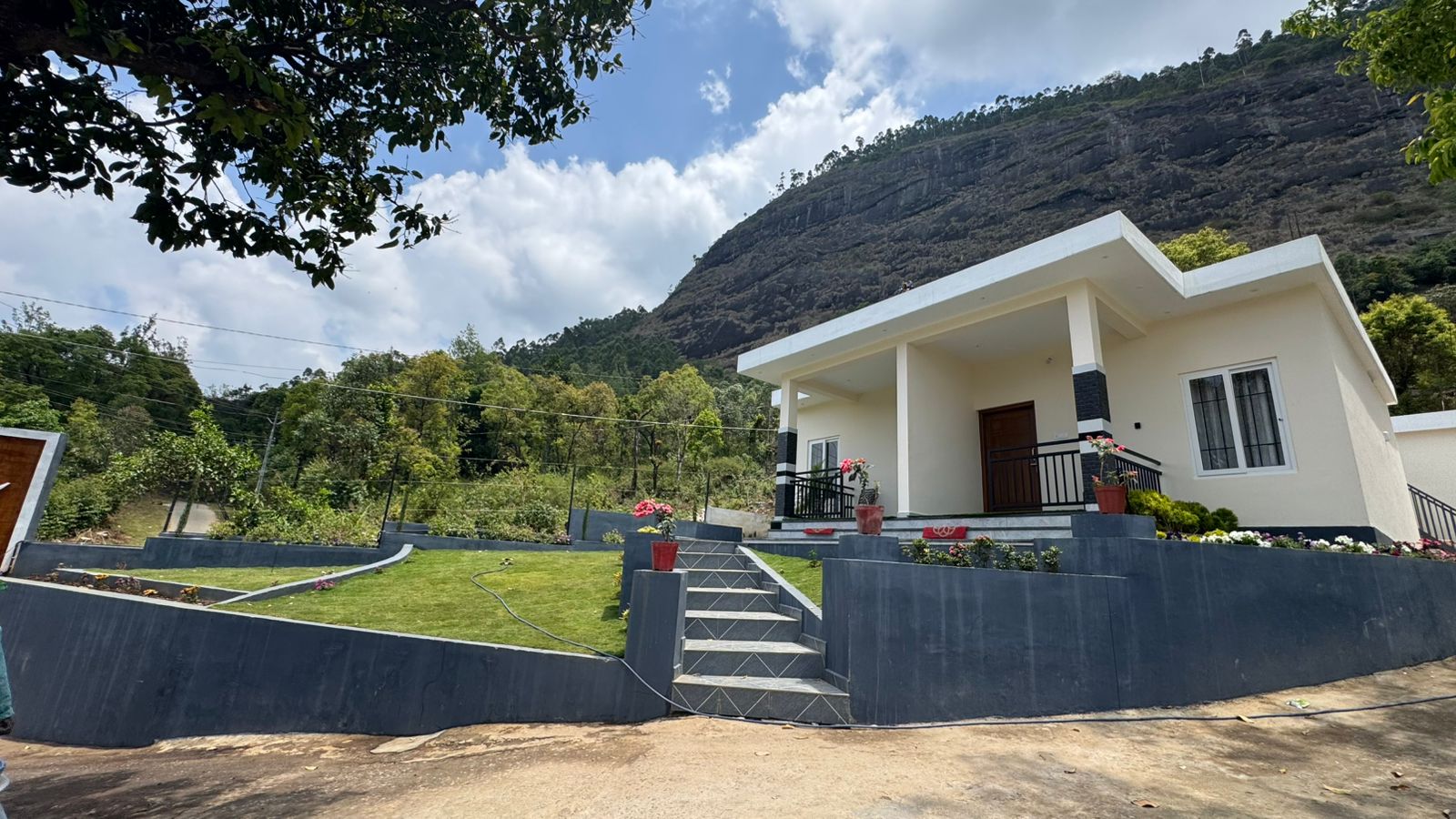 PM Hills Resorts Kanthalloor - Tap to explore photos