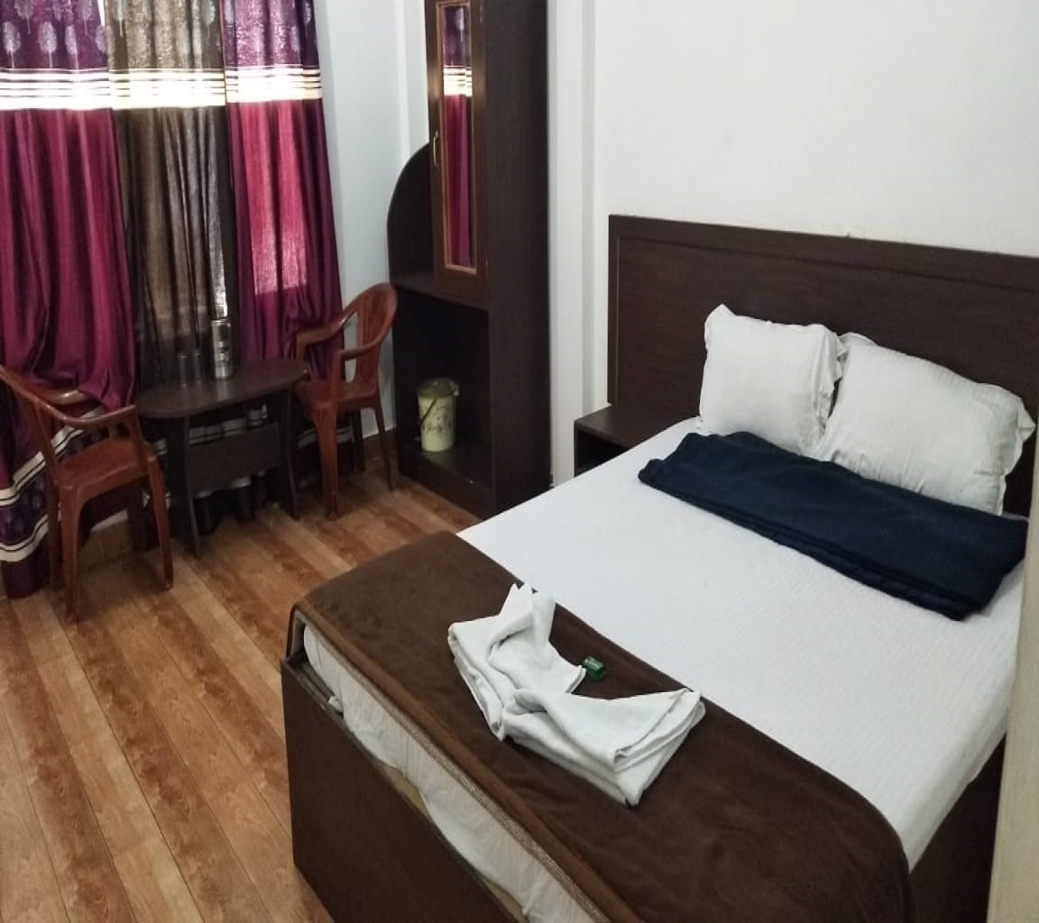 Hotel Summit - Tap to explore photos