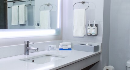 Holiday Inn Express & Suites Ciudad Obregon Room Type - 1 King Standard Access