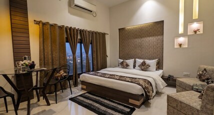 Hotel Shehnai Garden Room Type - Premier AC Room