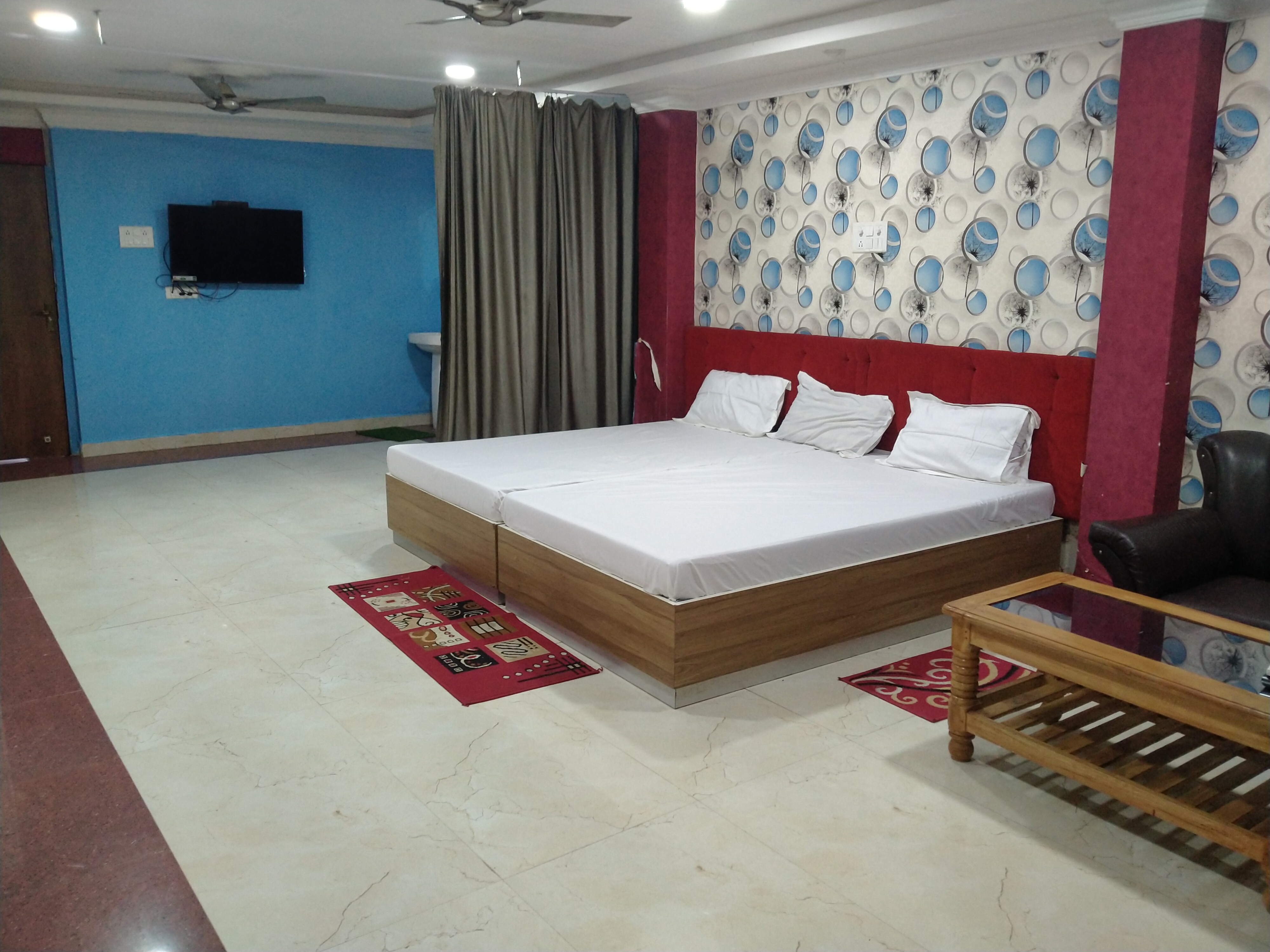 Hotel Geetanjali Buddha Resort - Tap to explore photos