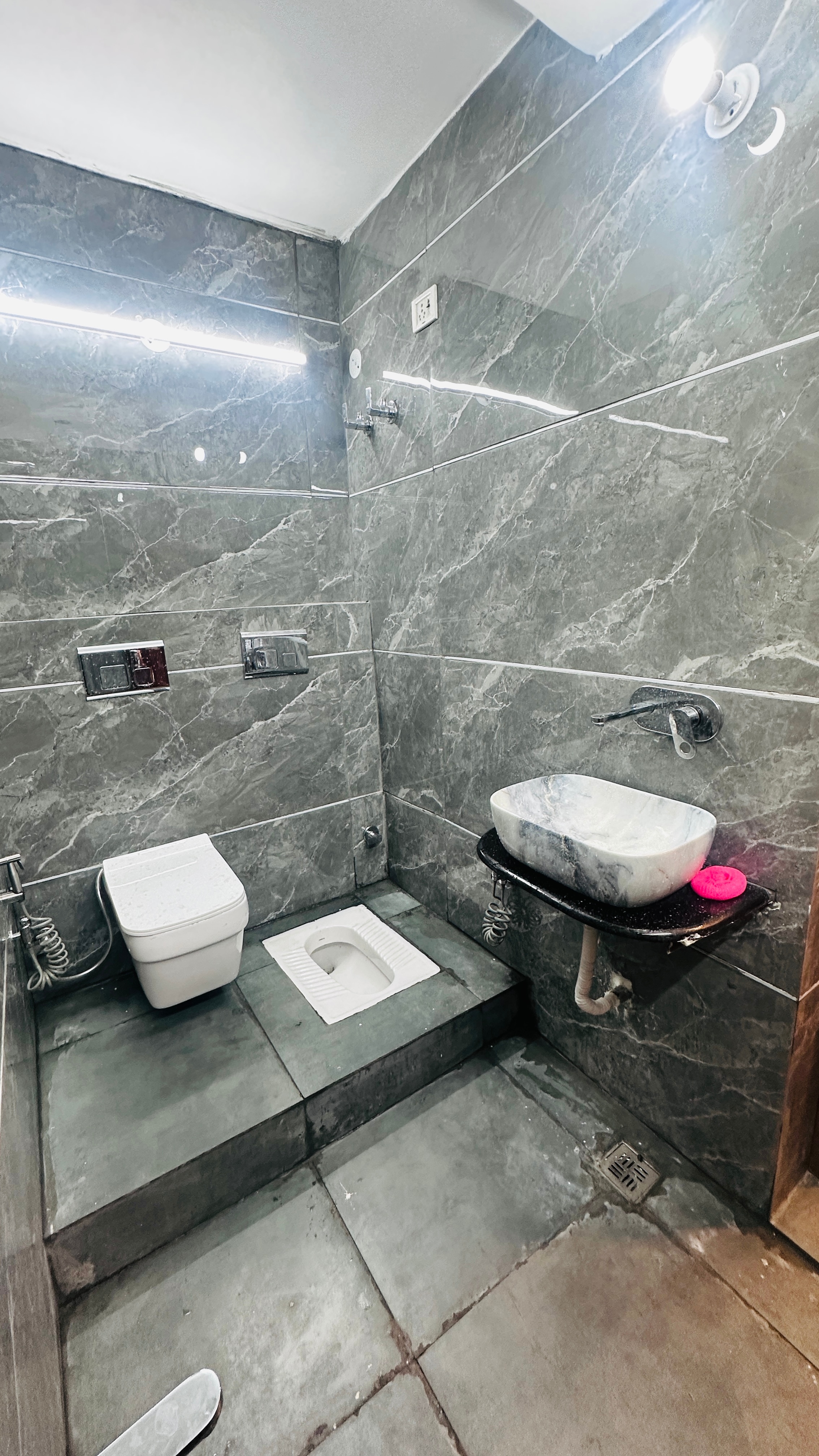 Al Ashfaq Guest House - Tap to explore photos