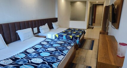 Hotel Shri Radhey Radhey Room Type - Family Room