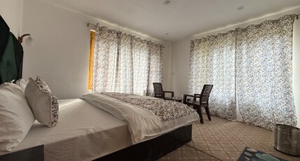 Sadha Bahhar Pahalgam Room Type - Luxury room with moutain and river view