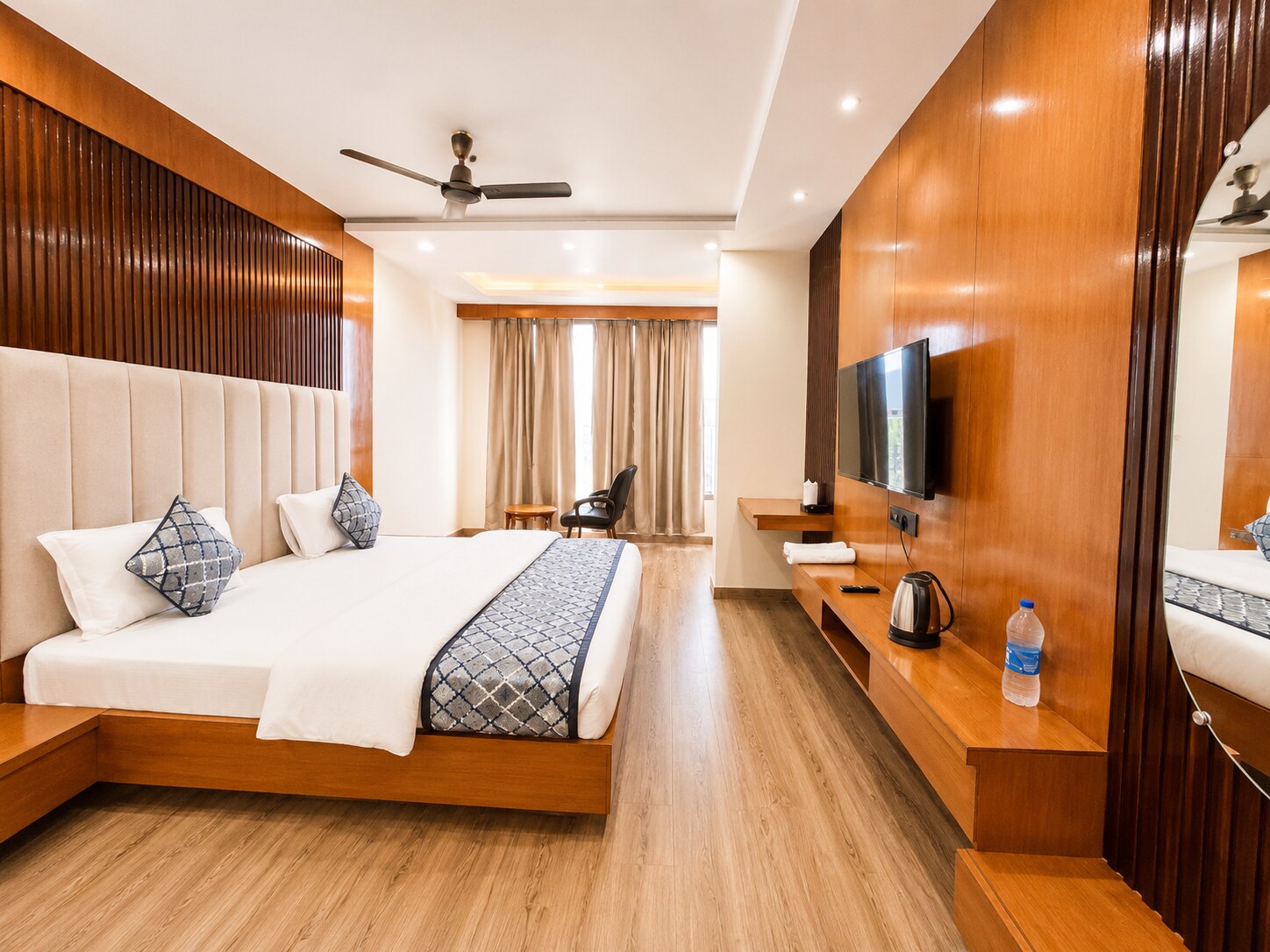 Hotel Shri Siddhi Vinayak - Tap to explore photos