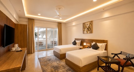 White Wharf Beach Resort Morjim Room Type - Deluxe Twin Room with Balcony White Wharf Beach Resort Morjim Room Type - Deluxe Twin Room with Balcony