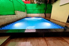 Starlit 4bhk villa with pvt Pool by Regara Stays