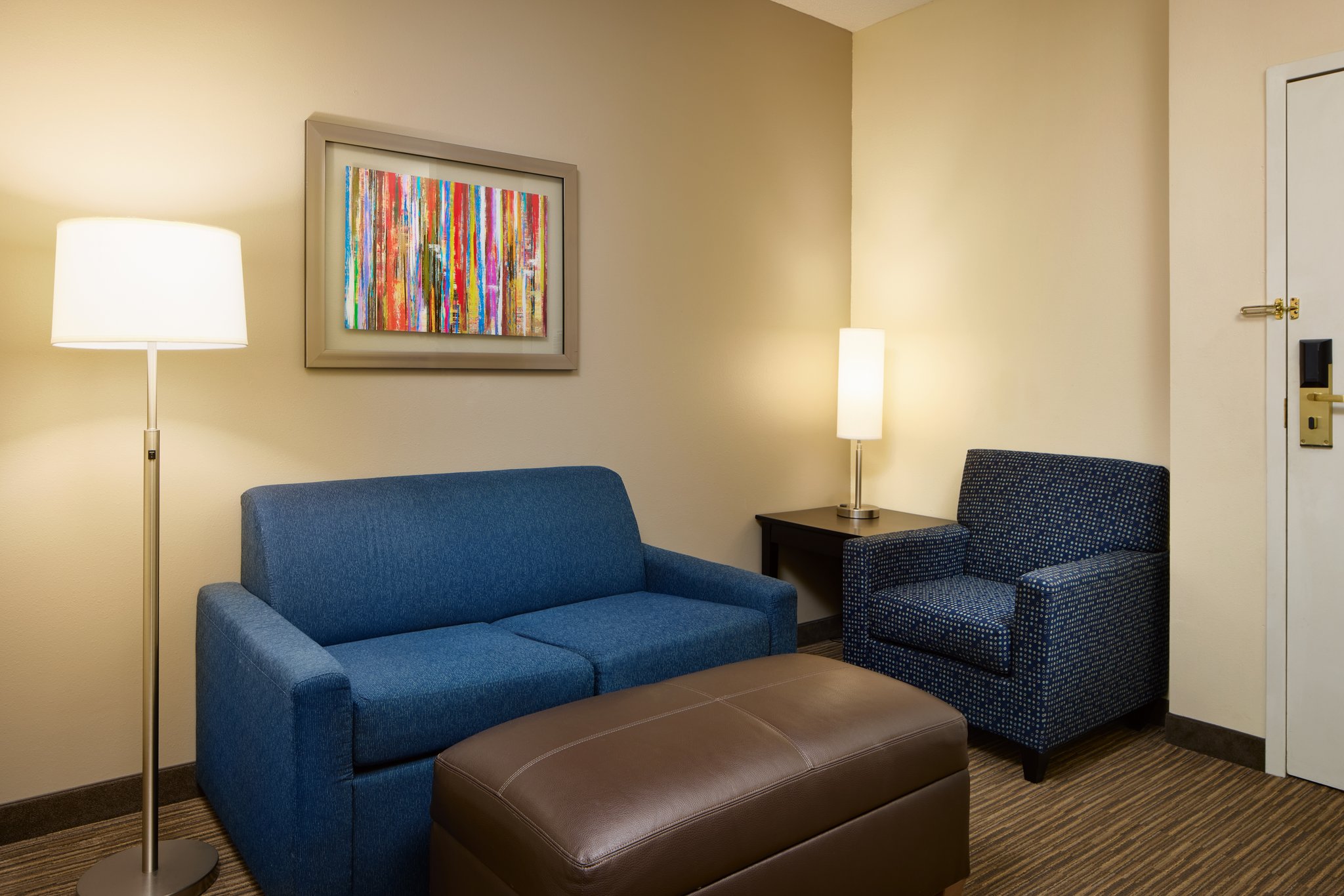 Holiday Inn Express & Suites Alpharetta - Tap to explore photos